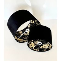 Neuer Luxus Hochwertiger Doppelseitiger Samt Schwarz & Monstera Blätter in Golddruck Lampenschirm Pendelleuchte Schatten Neuer Luxus Hochwertiger Doppelseitiger Samt Schwarz & Monstera Blätter in Golddruck Lampenschirm Pendelleuchte Schatten von ShadesByWoodpecker