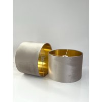 Neuer Luxus-Samt-Premium-Qualitäts-stein-Samt-Lampenschirm Und Pendelleuchte Mit Gebürstetem Gold-Panels-Futter von ShadesByWoodpecker