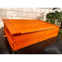 Tisch Aus Gemasertem Kirschbaum von ShakerDesignsByRSimo