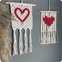 Love Wandbehang Valentinstag Muttertag Geburtsgeschenk Makramee Verlobung Love Wandbehang Valentinstag Muttertag Geburtsgeschenk Makramee Verlobung von Shakramee