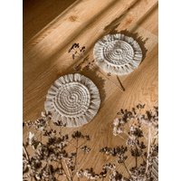 Runde Makramee-Untersetzer, Stoff-Kerzenmatte, Pflanzenmatte, Becherteppich, Teetasse Oder Kaffeetassenuntersetzer, Kerzenuntersetzer, Tischset von ShalemMacrame