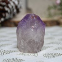 A+ Amethyst Kristall Generatorspitze Mit Regenbögen Und Einschlüssen, Top Anschliff Roher Kante, 100 Ml, Aus Brasilien von ShamanicCrystals