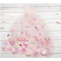 Prinzessinnenkleid Für Hunde, Aus Errötendem Tüll Gefertigt Und Mit Musselinblumen in Passenden Farben Bedeckt | 2 Auswahlmöglichkeiten Prinzessinnenkleid Für Hunde, Aus Errötendem Tüll Gefertigt Und Mit Musselinblumen in Passenden Farben Bedeckt | 2 Auswahlmöglichkeiten von Shantelldesign