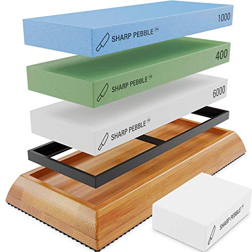 Sharp Pebble Premium Extra großer Schleifstein Set - Schleifstein Messerschärfer - Körnung 400/1000/6000 Wasserstein & Abflachstein - Küchenmesser Schärfer mit rutschfester Bambusbasis & Geschenkbox Sharp Pebble Premium Extra großer Schleifstein Set - Schleifstein Messerschärfer - Körnung 400/1000/6000 Wasserstein & Abflachstein - Küchenmesser Schärfer mit rutschfester Bambusbasis & Geschenkbox von Sharp Pebble
