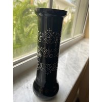 Herzchen Emaille Schwarz Handbemalt Mid Century Modern Vase von ShawnesCollectables