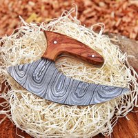 Handgefertigtes Ulu-Messer Aus Damaststahl Mit Griff Rosenholz Handgefertigtes Ulu-Messer Aus Damaststahl Mit Griff Rosenholz von ShaymaanProducts