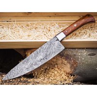 Handgeschmiedetes Damast Kochmesser Personalisierter Walnuss-Griff, 21, 5 cm Lange Klinge von ShaymaanProducts