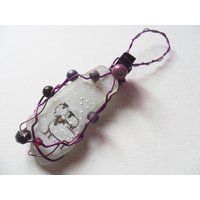 Schafe Im Schnee - Von Hand Bemalt Meeresglas Christbaumschmuck Mit Perlen Und Draht von ShePaintsSeaglass