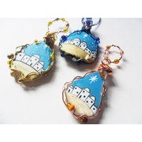 star Over Bethlehem - Handbemalter Weihnachtsbaumschmuck Aus Seeglas, Perlen Und Draht von ShePaintsSeaglass