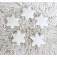 Sechsseitige Weiße Filzsterne Chanukka von SheepFarmFelt