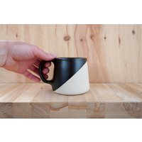 Handgemachte Keramik Tasse - Satin Espresso Schwarz Angle Dip Handgemachte Keramik Tasse - Satin Espresso Schwarz Angle Dip von ShelbyPageCeramics