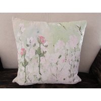 Handgemaltes Pastellfarbenes Kissen Mit Rosenstickerei P584 Handgemaltes Pastellfarbenes Kissen Mit Rosenstickerei P584 von ShelleyWithAnE