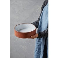 Handgemachte Runde Keramikauflaufform Rustikale Terrakotta Servierschüssel Ofen Sicher Keramik Backformen Texturierte Tonschale Einzigartiges Handgemachte Runde Keramikauflaufform Rustikale Terrakotta Servierschüssel Ofen Sicher Keramik Backformen Texturierte Tonschale Einzigartiges von ShellyClayspot