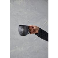 Set Von 2 Keramik Große Handgemachte Tasse, 14 Unzen Kaffeetasse, Schwarz Und Weiß Moderne Teetasse Mit Baum Print, Geschenk Für Vater von ShellyClayspot
