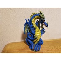 Keramik 6 1/2" Hoch-Drachen-Sitzen-Figur | #218B-Hell Blau Mit Gelb Und Ein Wenig Glitter von SherrysCeramicCrafts