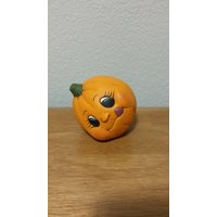 Keramik Medium Pumpkin Noggin - Auf Der Suche Nach Etwas Leckerem(#668 E Keramik Medium Pumpkin Noggin - Auf Der Suche Nach Etwas Leckerem(#668 E von SherrysCeramicCrafts