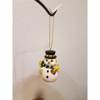 Keramik Schneemann Mit Karotten-Nase Ornament | #855B-Läuten von SherrysCeramicCrafts