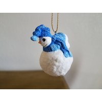 Keramik Snowkid Mit Karotten-Nase Legen Auf Schneeball Ornament(#1022 von SherrysCeramicCrafts