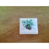 Kleine Kiefer Kegel Keramikring Box(#1086 Feuerte Auf Aufkleber Mit Gebrannt Beinen Ring-Box von SherrysCeramicCrafts