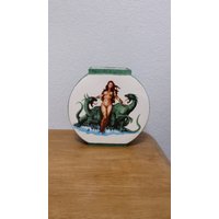 Vase - Mit Aufklebern Dame 2 Drachen Feuerte in Glasur von SherrysCeramicCrafts