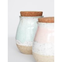 Handgefertigte Keramikdose Aus Steinzeug in Verschiedenen Farben Für Salz, Zucker Oder Tee von ShirinFacharKeramik