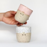 Handgemachte Tasse „Bro" Oder „Sis" Aus Steinzeug - Personalisierte Geschenkidee Für Bruder Schwester von ShirinFacharKeramik