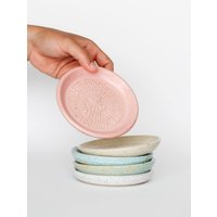 Runde Knoblauch Reibe Getöpfert Aus Keramik Wähle Deine Farbe Runde Knoblauch Reibe Getöpfert Aus Keramik Wähle Deine Farbe von ShirinFacharKeramik