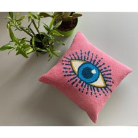 Handgemachte Getuftete Punch Needle Evil Eye Kissen, Dekokissen, Dekorative Weihnachtsgeschenk, Vielseitiges Dekor von ShiroDesignStudio