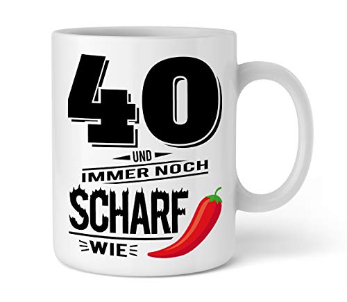 Shirtinator Tasse mit Spruch I 40 Und Scharf Wie Chili I Geschenkidee-n zum 40. Geburtstag Geschenk-e Mama Papa Bruder Schwester beste Freundin Freund von Shirtinator