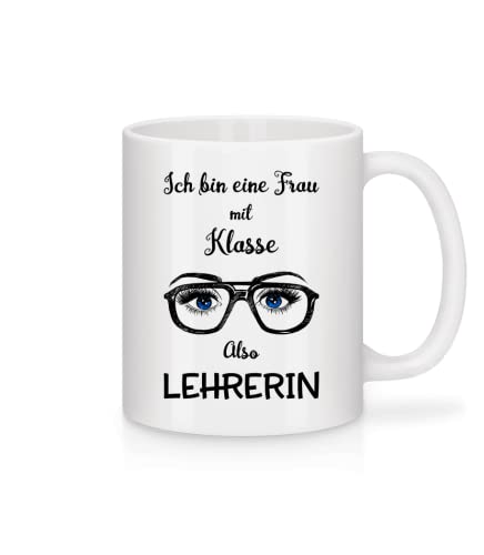 Shirtinator lustige Tasse Frau mit Klasse I Fun Geschenkideen für Lehrer-innen Geburtstag Weihnachten Geschenke Abschied Grund-Schule I Tasse mit lustigem Spruch von Shirtinator