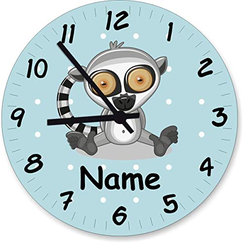 Shirtinstyle Wanduhr Kinderzimmeruhr AFFE Lemure mit Wunschnamen Geschenk Uhr Kinder Handmade, 29cm, Farbe Pastellblau von Shirtinstyle