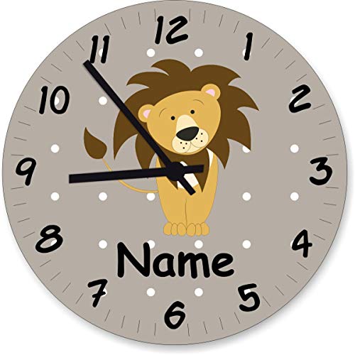 ShirtInStyle Wanduhr Kinderzimmer Wanduhr Löwe mit Wunschnamen Geschenk Uhr Kinder Handmade, 29cm, Pastellbeige von ShirtInStyle