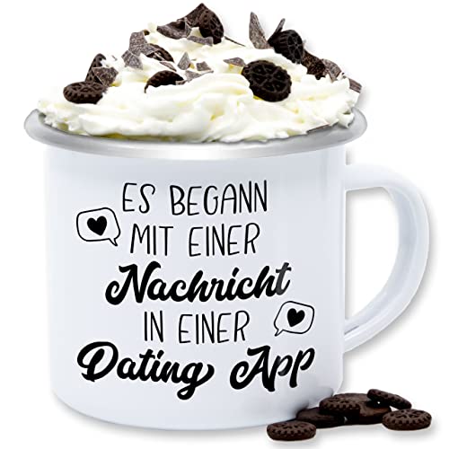 Emaille Tasse Blechtasse - Valentinstag Partner Freund & Freundin - Es begann mit einer Nachricht Dating App - 300 ml - Weiß Silber - tasse+zum+valentinstag valentinstasse valentinstagsgeschenke von Shirtracer