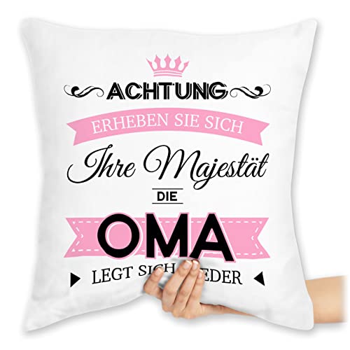 Kissen 40x40 Zierkissen - Großmutter - Achtung Ihre Majestät die Oma legt sich nieder | Geburtstag Geschenk Omi Lustig - 40 x 40 cm - Weiß - enkelkinder für grandma grandmother grossmutter oma. Kissen 40x40 Zierkissen - Großmutter - Achtung Ihre Majestät die Oma legt sich nieder | Geburtstag Geschenk Omi Lustig - 40 x 40 cm - Weiß - enkelkinder für grandma grandmother grossmutter oma. von Shirtracer