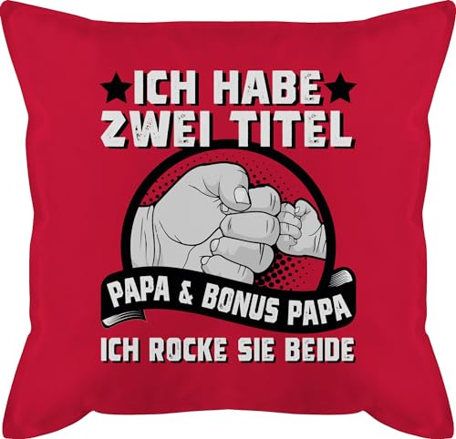 Kissen 50x50 - zum Vatertag - Ich Habe Zwei Titel Papa und Bonus Papa I Stiefvater Geschenk Bonuspapa Geschenke Stiefvater - 50 x 50 cm - Rot - stiefvatertagsgeschenke Ideen Vatertagsgeschenk Kissen 50x50 - zum Vatertag - Ich Habe Zwei Titel Papa und Bonus Papa I Stiefvater Geschenk Bonuspapa Geschenke Stiefvater - 50 x 50 cm - Rot - stiefvatertagsgeschenke Ideen Vatertagsgeschenk von Shirtracer