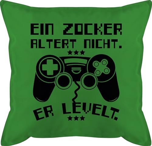 Shirtracer Kissen 50x50 - Deko Hobby - EIN Zocker altert Nicht - er levelt - 50 x 50 cm - Grün - gamerkissen Gamer mit füllung zockerkissen Gaming schmusekissen zocken Geschenke Gamers kissenbezüge Shirtracer Kissen 50x50 - Deko Hobby - EIN Zocker altert Nicht - er levelt - 50 x 50 cm - Grün - gamerkissen Gamer mit füllung zockerkissen Gaming schmusekissen zocken Geschenke Gamers kissenbezüge von Shirtracer