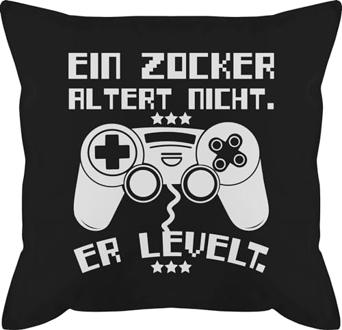 Kissen 50x50 - Statement mit Sprüchen - Ein Zocker altert nicht - er levelt weiß - 50 x 50 cm - Schwarz - kissenbezug spruch sprüche game kissenbezüge und fuellung spruechen gamer männerkissen von Shirtracer