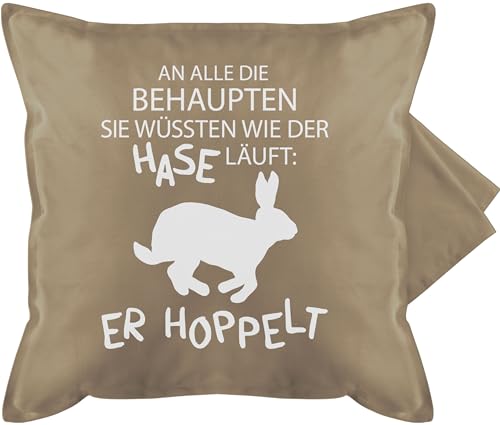 Kissenbezug - Osterkissen - Der Hase hoppelt läuft - 50 x 50 cm - Beige - ostergeschenke eltern osterartikel hasenmotiv ostern kleinigkeit osterkleinigkeiten er 50x50. ostersachen frohe osterideen von Shirtracer