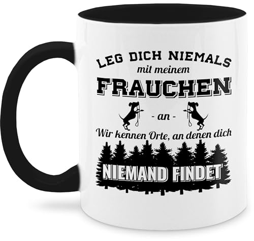 Tasse Tassen 325ml - Leg dich niemals mit meinem Frauchen an - Hundebesitzerin Lustig Geschenk Geschenke Hunde Frauchen Hundeliebhaberin - 325 ml - Schwarz - hund hundebesitzer hunden coffee cup von Shirtracer