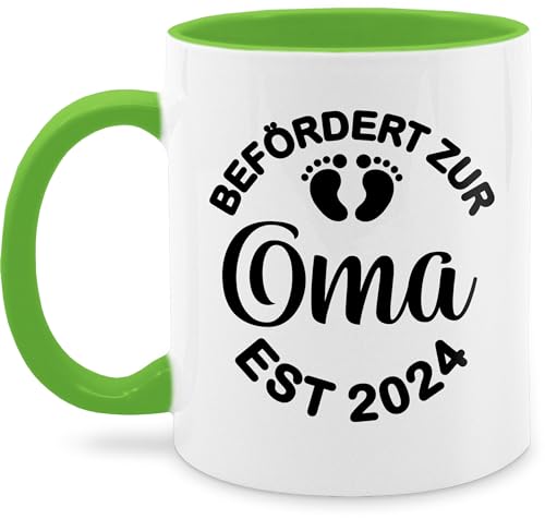Tasse Tassen 325ml - Tasse Geschenk für Oma - Befördert zur Oma 2023 - schwarz - Unisize - Hellgrün - omi werdende omas fanmug muttertag 2022 kaffetassen beste glühweintassen s - Q9061 von Shirtracer