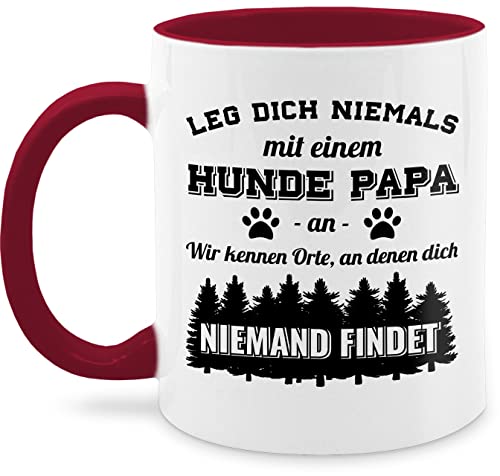 Tasse Tassen 325ml - Statement Sprüche - Leg dich niemals mit einem Hunde Papa an - Schwarz - 325 ml - Bordeauxrot - wärmende kaffeetasse spruch sprüche, hund herrchen kaffee lustige sarkasmus von Shirtracer