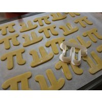 Pi Zeichen Mathe 2 in Cookie Cutter 1 Stück Mehreren Farben Erhältlich Pi Zeichen Mathe 2 in Cookie Cutter 1 Stück Mehreren Farben Erhältlich von ShopAtStarlight