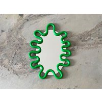 Oval Very Wavy Mirror - Hand Sculpted Squiggly Funky Decor Vibrant Color Green Oval Very Wavy Mirror - Hand Sculpted Squiggly Funky Decor Vibrant Color Green von ShopDovia