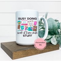 Beschäftigt, Arbeit Zu Hause Machen Mom-Sachen-Tasse, Arbeitsmama-Kaffeetasse, Geschenk Für Sie, Mama, Unternehmerin, Mama-Boss von ShopHarlowBoutique