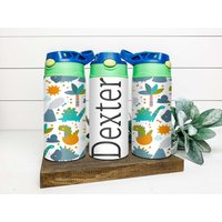 Personalisierte Flip Top Kindertasse, Kinder Becher, Dinosaurier, Schnabeltasse, Benutzerdefinierte 12 Unzen Wasserflasche, Landwirtschaft Kleinkind Personalisierte Flip Top Kindertasse, Kinder Becher, Dinosaurier, Schnabeltasse, Benutzerdefinierte 12 Unzen Wasserflasche, Landwirtschaft Kleinkind von ShopHarlowBoutique