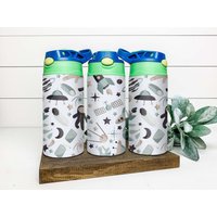 Personalisierte Flip Top Kindertasse, Kinderbecher, Weltraum, Astronauten, Schnabeltasse, Benutzerdefinierte 12 Unzen Wasserflasche, Kleinkindtasse Personalisierte Flip Top Kindertasse, Kinderbecher, Weltraum, Astronauten, Schnabeltasse, Benutzerdefinierte 12 Unzen Wasserflasche, Kleinkindtasse von ShopHarlowBoutique