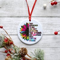 Sie Flüsterten Ihr Zu Du Kannst Dem Sturm Nicht Widerstehen Ornament, Blume, Frauen Ermächtigung, Ich Bin Der Sturm von ShopHarlowBoutique