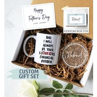 Personalisierte Geschenkbox Zum Vatertag | Papa Witze Becher, Lustiges Geschenk Für Papa, Lustige Vatertags-Geschenkidee, Finanzielle von ShopInkpot