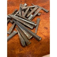 Ein Dutzend Vintage Vierkant Nägel Aus Metall/Vintage 12 Gerettete Mit Vierkantkopf Für Diy-Projekte Ursprünglicher Stahl Eisen Schwarz Ein Dutzend Vintage Vierkant Nägel Aus Metall/Vintage 12 Gerettete Mit Vierkantkopf Für Diy-Projekte Ursprünglicher Stahl Eisen Schwarz von ShopJunket