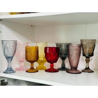 8 Vintage Mehrfarbige Becher Mismatch Mischwasserbecher Herbst Dekor Boho Weingläser Set Mcm Glaswaren Hochzeitsgläser Regenbogengläser von ShopPennVintage
